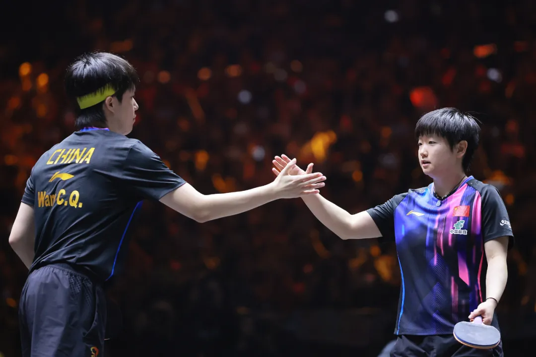 总决赛混双首秀，王楚钦/孙颖莎3比0印度组合轻松过关