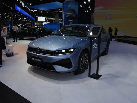 大众速腾再降价！让利优惠高达6.5万，网友：够诚意